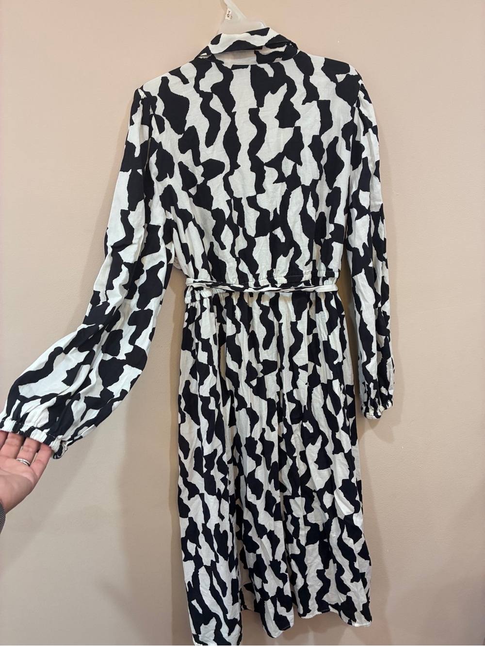 Ava & Viv Black and White Abstract Print Dress - Picture 2 of 9